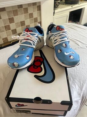 Nike Light Blue Hello Kitty Printed Sneakers